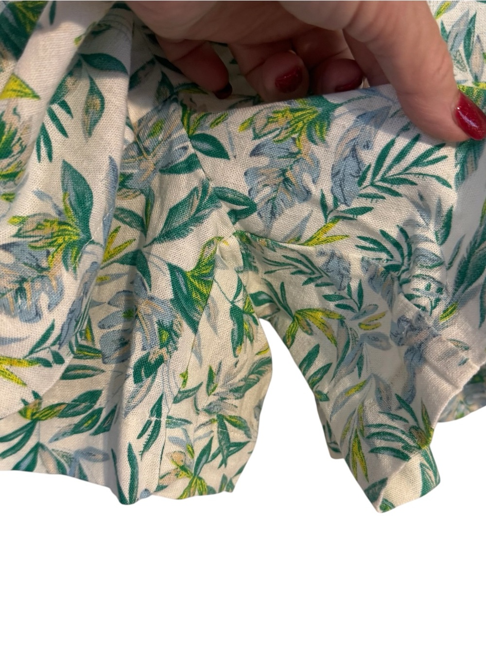 ELLEN TRACY  Cream Skort with Green & Blue Leaf Print LARGE    #M - Picture 5 of 9